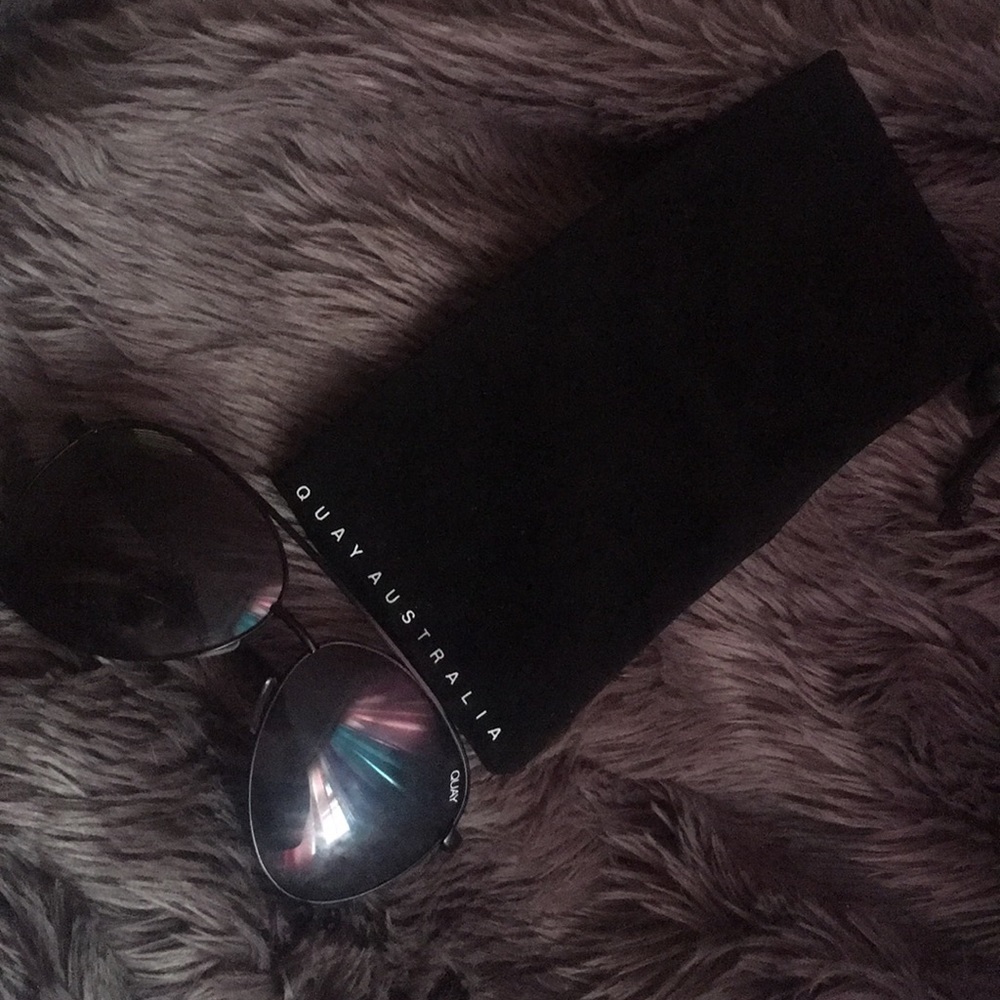 Quay Australia oversized all black aviators